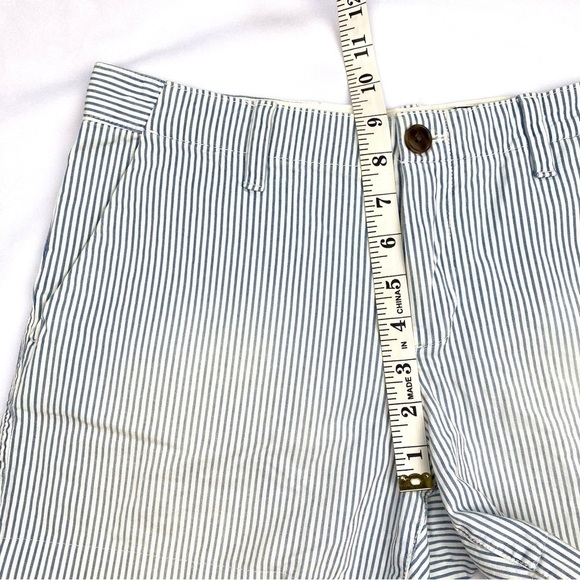 GAP Railroad Stripe City Short Mid-Rise Chinos Blue & White Size 4 (EUC) - Picture 10 of 13